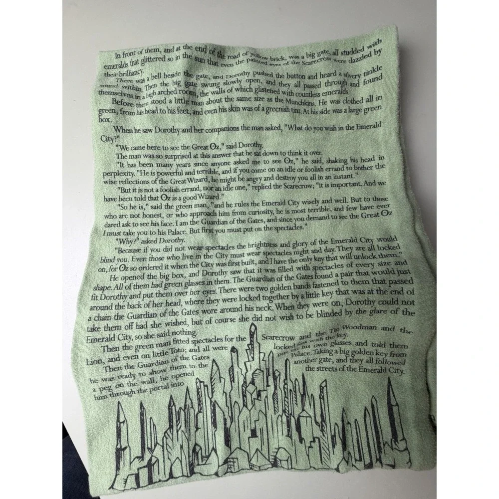 Storiarts‎ Wizard of Oz Book Text Scarf Emerald City Literary Novel Green